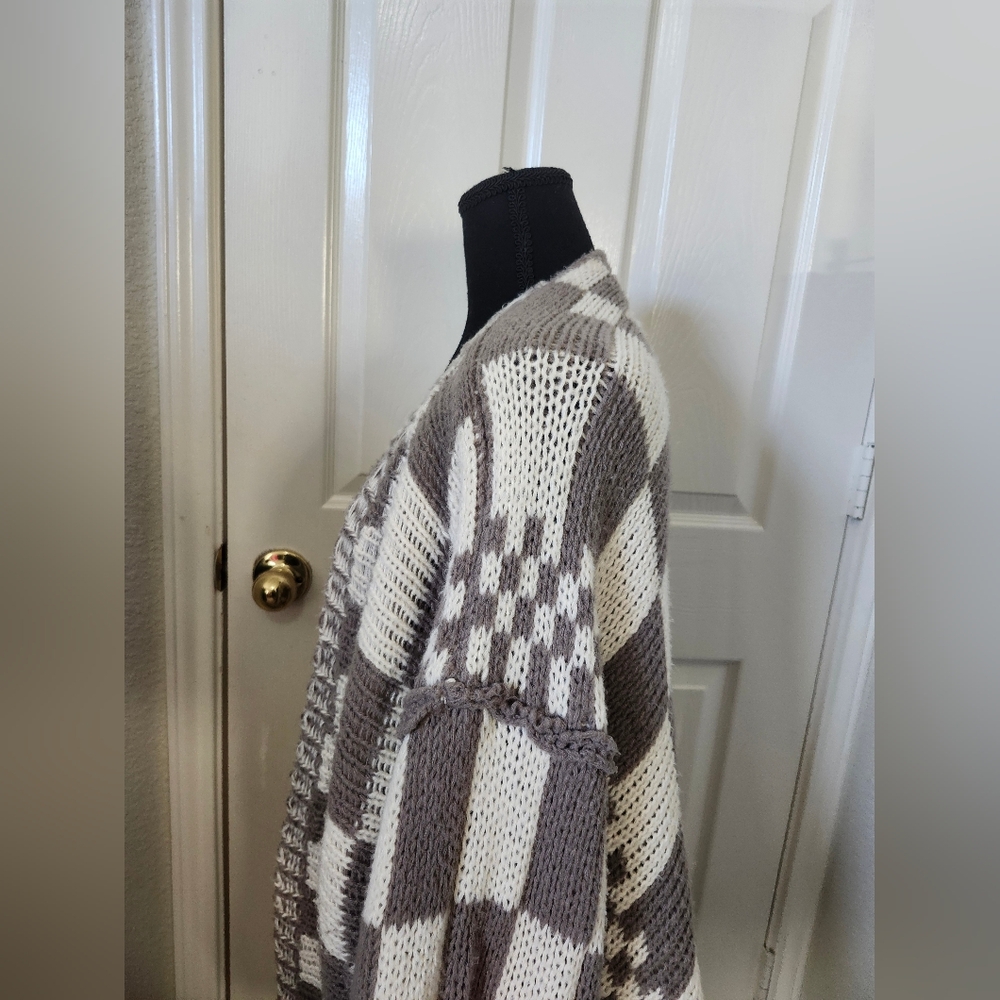 TALULAH Checkered Open-Front Cardigan - Brown and Cream S - Picture 6 of 12